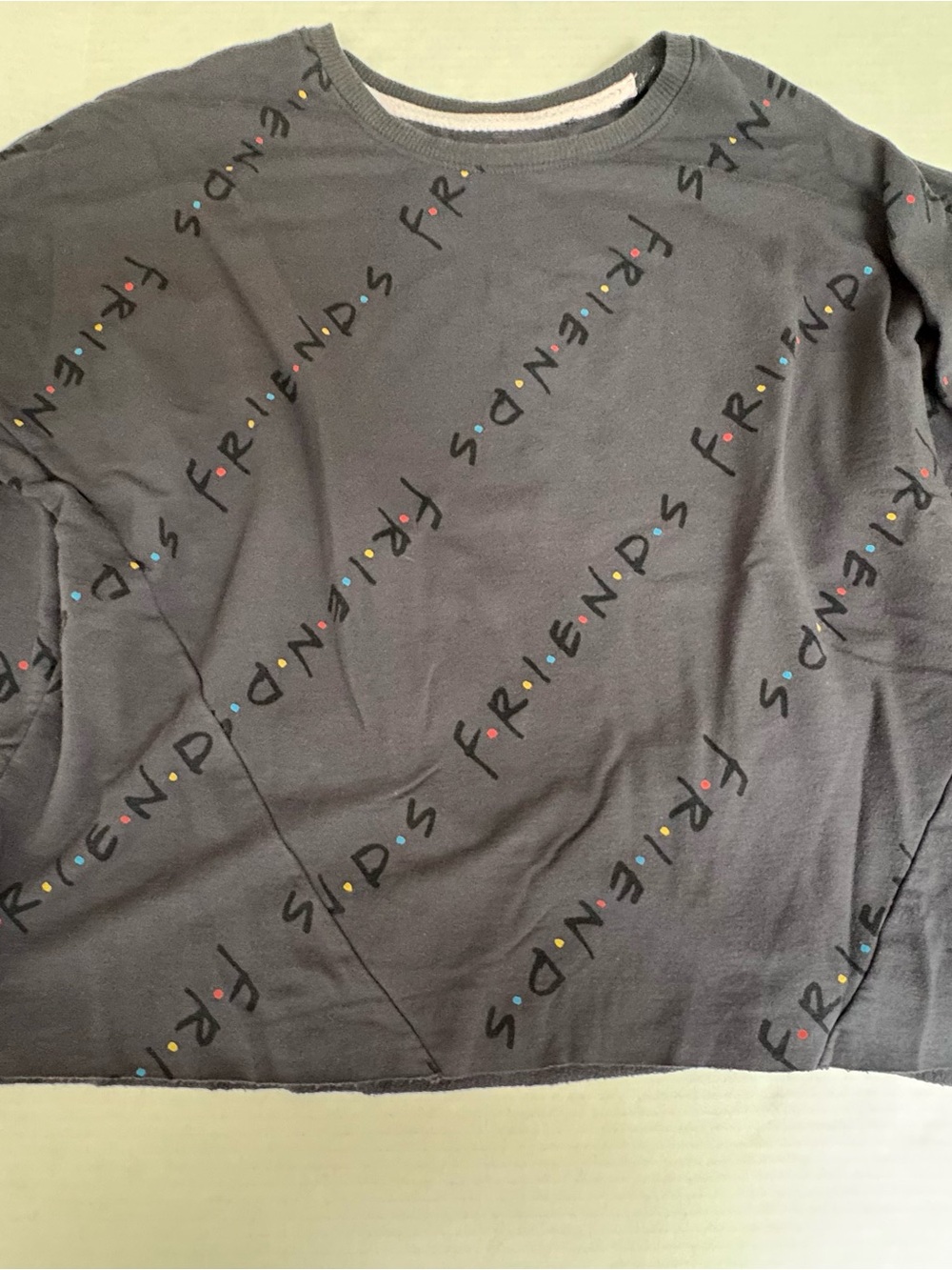 FRIENDS Charcoal Crewneck Long Sleeve Pajama Top Medium